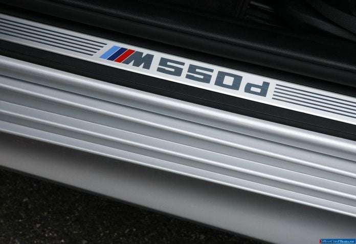 2012 BMW 5-series M550d xDrive Sedan - фотография 86 из 116