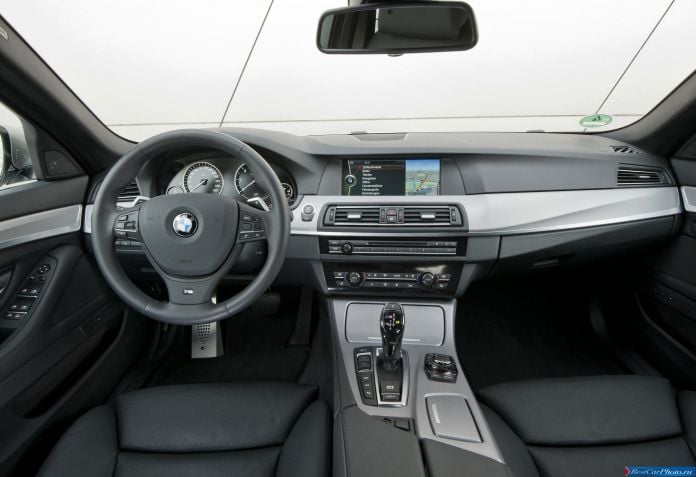 2012 BMW 5-series M550d xDrive Sedan - фотография 100 из 116