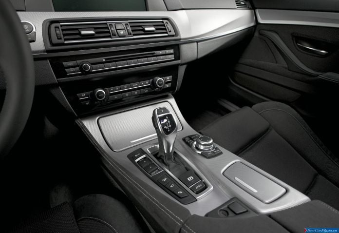 2012 BMW 5-series M550d xDrive Sedan - фотография 107 из 116
