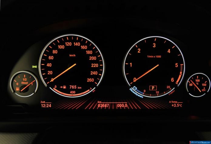 2012 BMW 5-series M550d xDrive Sedan - фотография 111 из 116 2012 BMW 5-series M550d xDrive Sedan - фотография 111 из 116