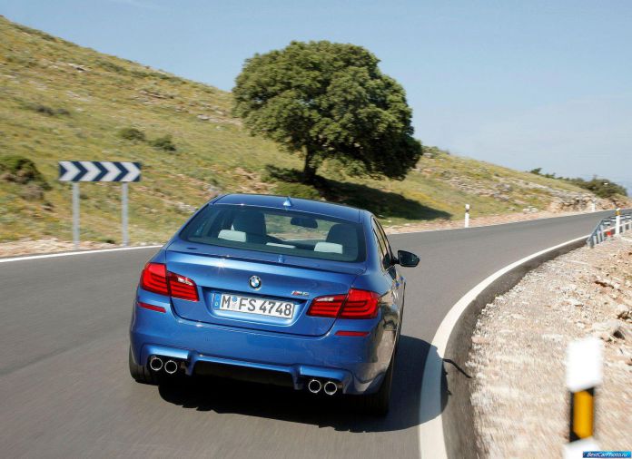 2012 BMW 5-series M Sedan - фотография 24 из 254 2012 BMW 5-series M Sedan - фотография 24 из 254