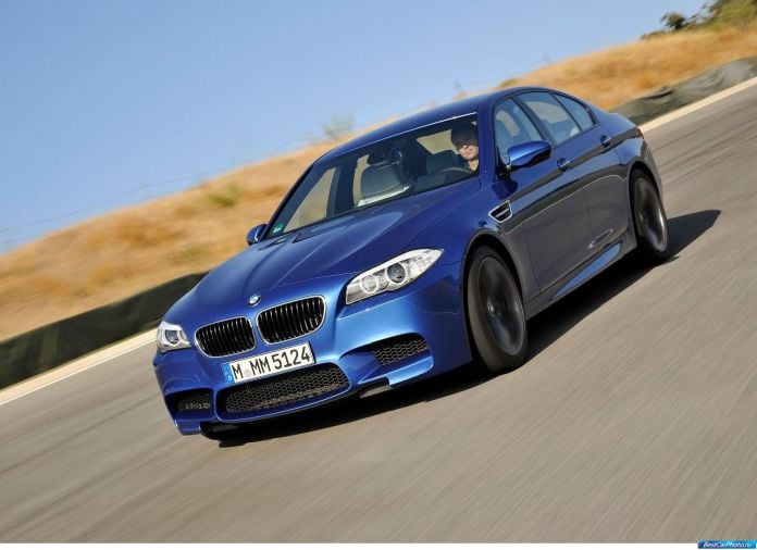 2012 BMW 5-series M Sedan - фотография 32 из 254