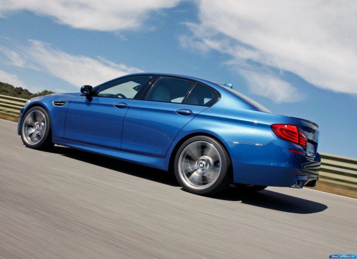 2012 BMW 5-series M Sedan - фотография 77 из 254
