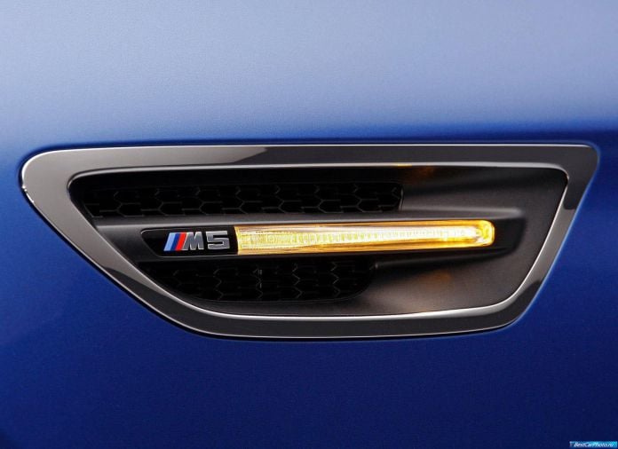 2012 BMW 5-series M Sedan - фотография 78 из 254
