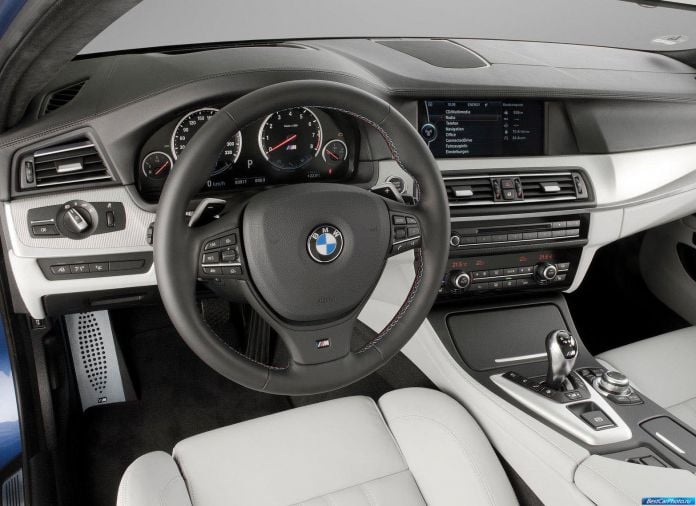 2012 BMW 5-series M Sedan - фотография 79 из 254 2012 BMW 5-series M Sedan - фотография 79 из 254