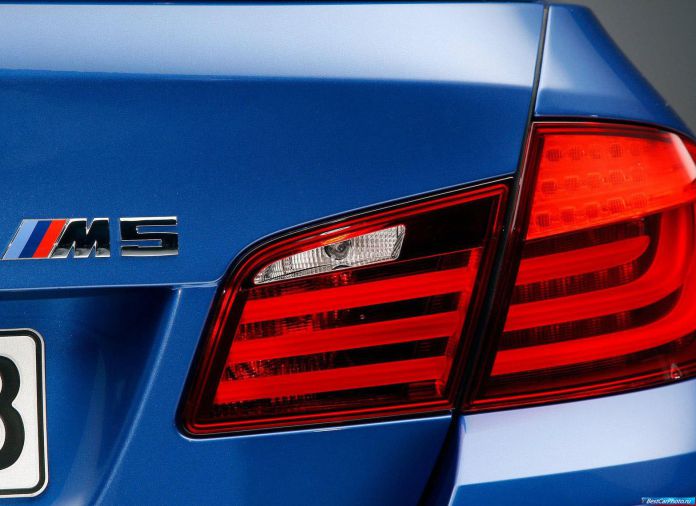 2012 BMW 5-series M Sedan - фотография 88 из 254 2012 BMW 5-series M Sedan - фотография 88 из 254