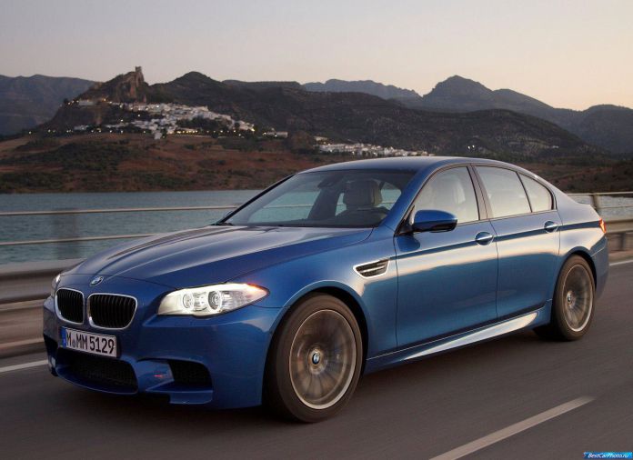 2012 BMW 5-series M Sedan - фотография 94 из 254 2012 BMW 5-series M Sedan - фотография 94 из 254
