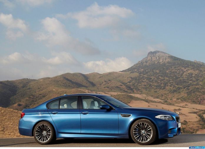 2012 BMW 5-series M Sedan - фотография 98 из 254 2012 BMW 5-series M Sedan - фотография 98 из 254