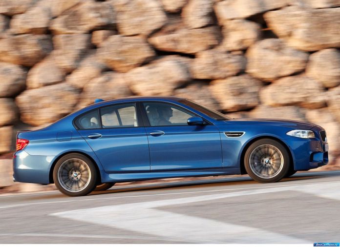 2012 BMW 5-series M Sedan - фотография 101 из 254 2012 BMW 5-series M Sedan - фотография 101 из 254