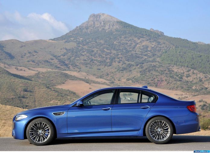 2012 BMW 5-series M Sedan - фотография 103 из 254 2012 BMW 5-series M Sedan - фотография 103 из 254