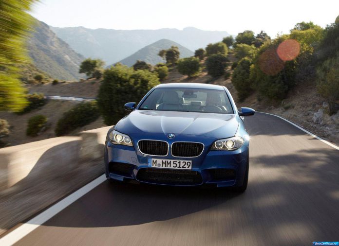 2012 BMW 5-series M Sedan - фотография 104 из 254 2012 BMW 5-series M Sedan - фотография 104 из 254