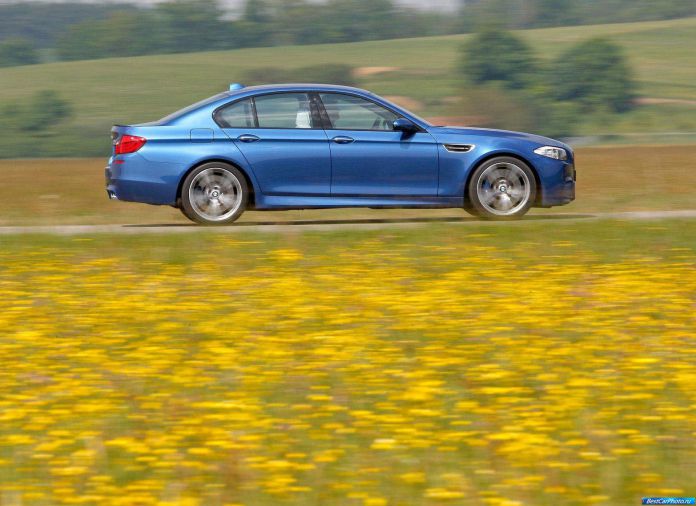 2012 BMW 5-series M Sedan - фотография 108 из 254 2012 BMW 5-series M Sedan - фотография 108 из 254