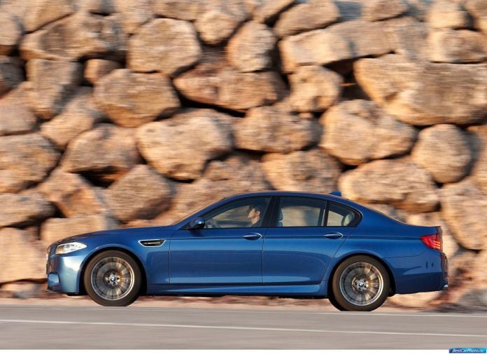 2012 BMW 5-series M Sedan - фотография 109 из 254 2012 BMW 5-series M Sedan - фотография 109 из 254