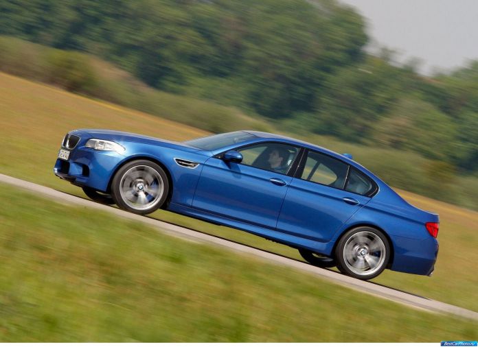 2012 BMW 5-series M Sedan - фотография 112 из 254 2012 BMW 5-series M Sedan - фотография 112 из 254