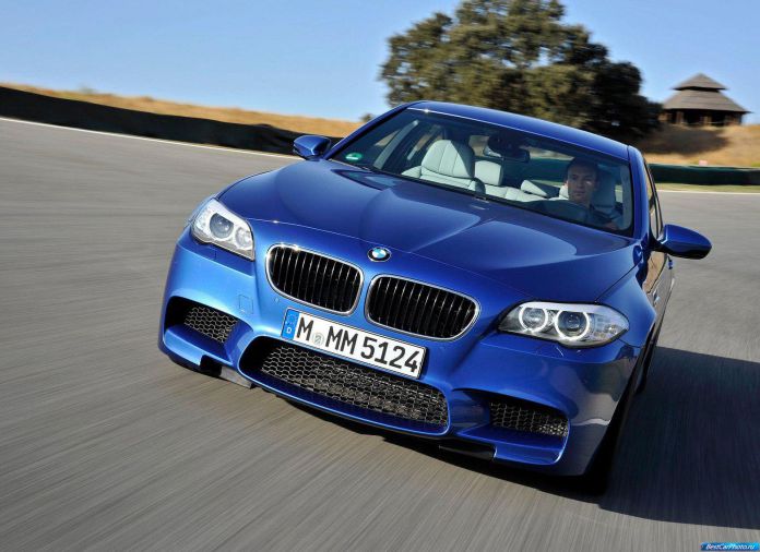 2012 BMW 5-series M Sedan - фотография 118 из 254 2012 BMW 5-series M Sedan - фотография 118 из 254