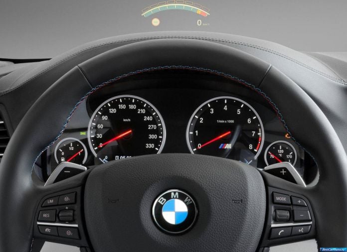 2012 BMW 5-series M Sedan - фотография 126 из 254 2012 BMW 5-series M Sedan - фотография 126 из 254
