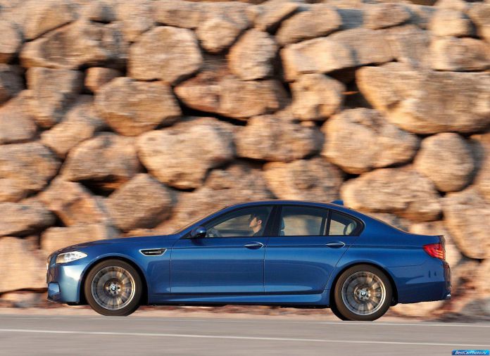 2012 BMW 5-series M Sedan - фотография 132 из 254 2012 BMW 5-series M Sedan - фотография 132 из 254