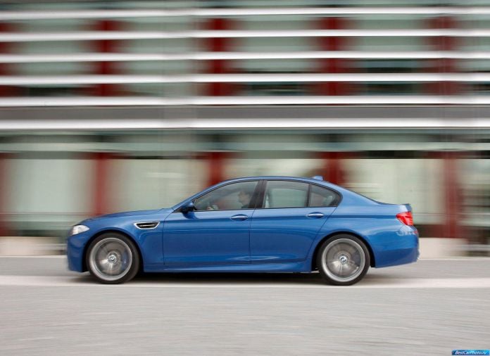 2012 BMW 5-series M Sedan - фотография 140 из 254 2012 BMW 5-series M Sedan - фотография 140 из 254