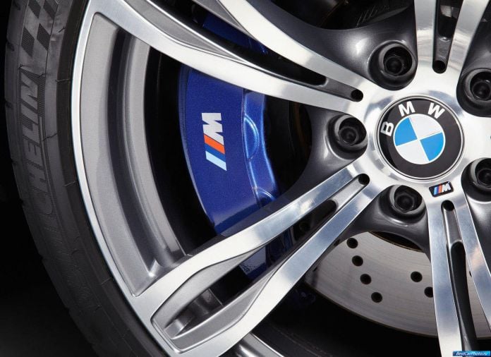 2012 BMW 5-series M Sedan - фотография 142 из 254