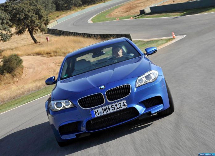2012 BMW 5-series M Sedan - фотография 148 из 254