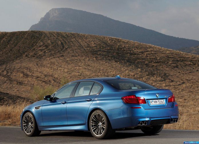 2012 BMW 5-series M Sedan - фотография 149 из 254 2012 BMW 5-series M Sedan - фотография 149 из 254