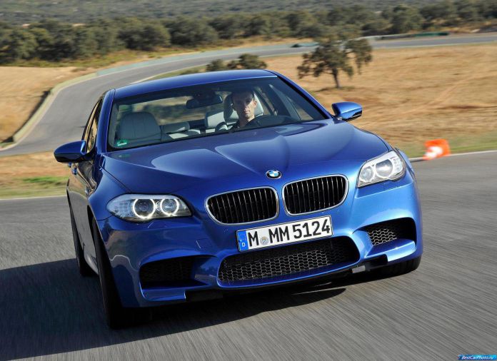 2012 BMW 5-series M Sedan - фотография 172 из 254