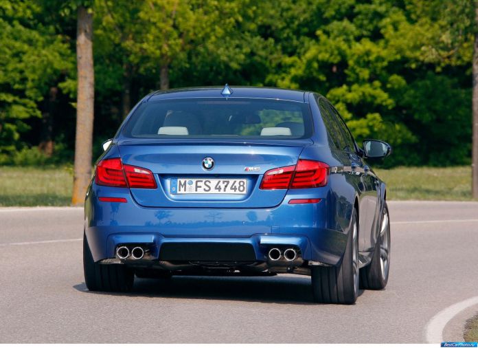 2012 BMW 5-series M Sedan - фотография 173 из 254
