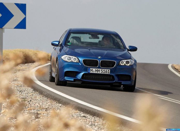 2012 BMW 5-series M Sedan - фотография 174 из 254