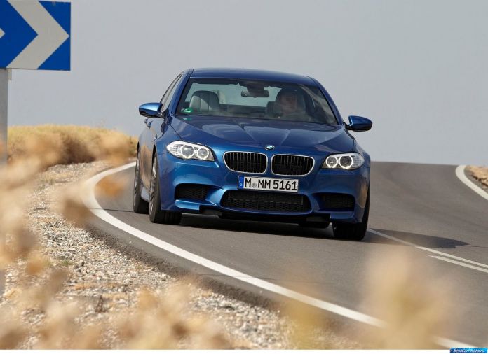 2012 BMW 5-series M Sedan - фотография 177 из 254