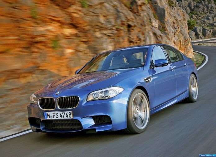 2012 BMW 5-series M Sedan - фотография 180 из 254
