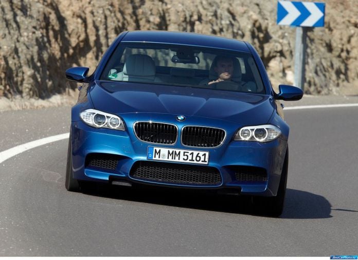 2012 BMW 5-series M Sedan - фотография 182 из 254 2012 BMW 5-series M Sedan - фотография 182 из 254