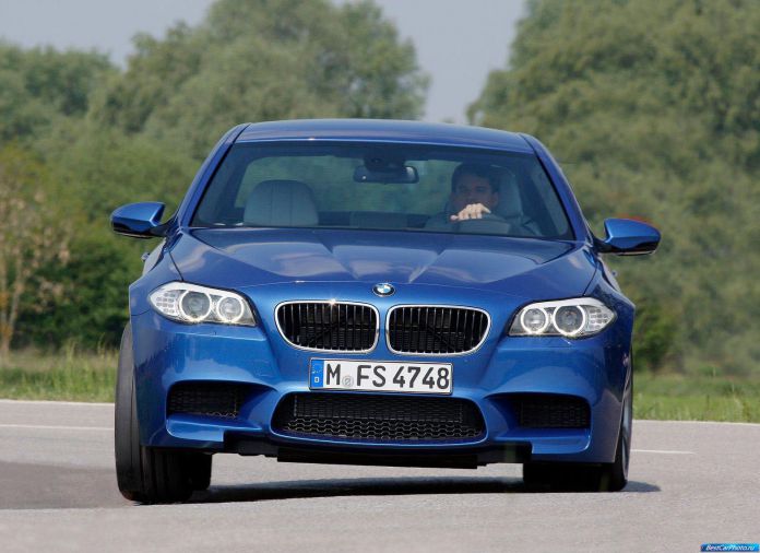 2012 BMW 5-series M Sedan - фотография 187 из 254 2012 BMW 5-series M Sedan - фотография 187 из 254