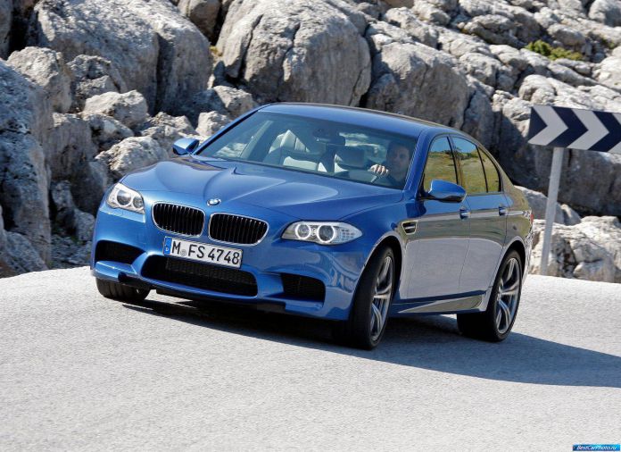 2012 BMW 5-series M Sedan - фотография 190 из 254 2012 BMW 5-series M Sedan - фотография 190 из 254