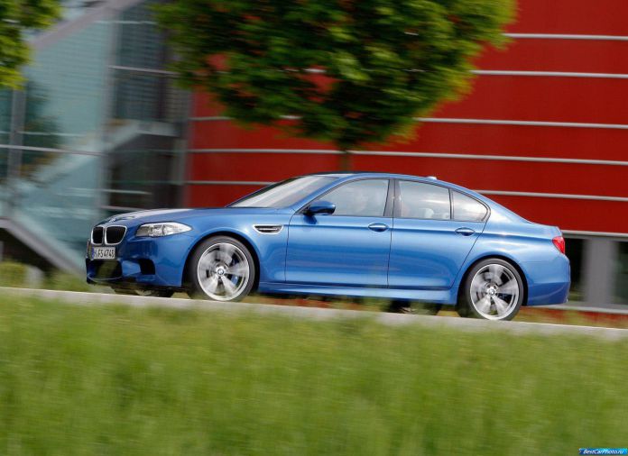2012 BMW 5-series M Sedan - фотография 206 из 254 2012 BMW 5-series M Sedan - фотография 206 из 254