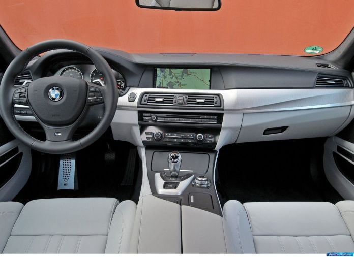2012 BMW 5-series M Sedan - фотография 207 из 254