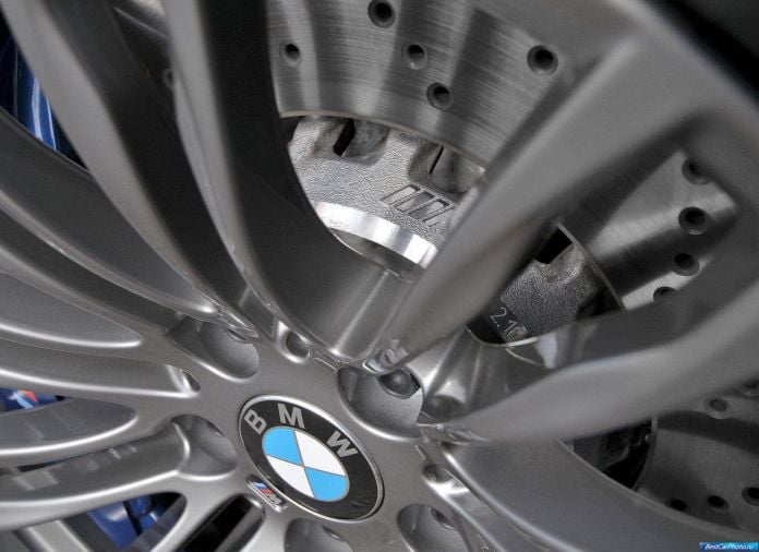 2012 BMW 5-series M Sedan - фотография 208 из 254 2012 BMW 5-series M Sedan - фотография 208 из 254
