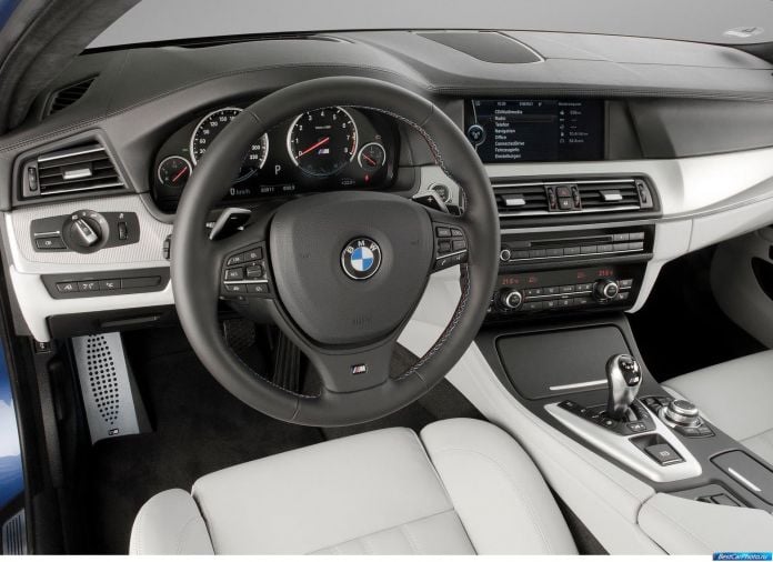 2012 BMW 5-series M Sedan - фотография 209 из 254 2012 BMW 5-series M Sedan - фотография 209 из 254