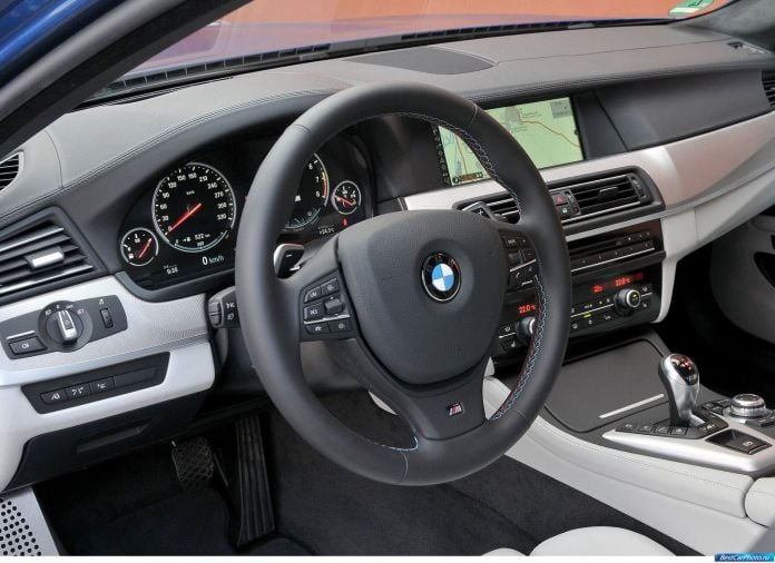 2012 BMW 5-series M Sedan - фотография 210 из 254 2012 BMW 5-series M Sedan - фотография 210 из 254