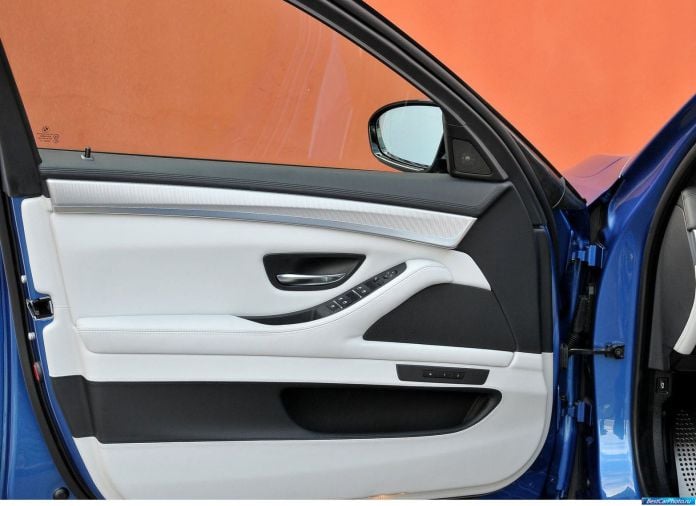 2012 BMW 5-series M Sedan - фотография 223 из 254