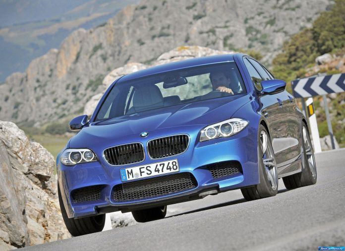 2012 BMW 5-series M Sedan - фотография 238 из 254 2012 BMW 5-series M Sedan - фотография 238 из 254