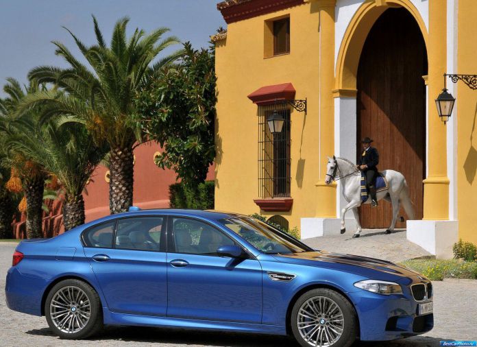 2012 BMW 5-series M Sedan - фотография 244 из 254 2012 BMW 5-series M Sedan - фотография 244 из 254