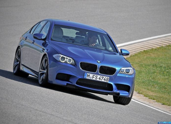 2012 BMW 5-series M Sedan - фотография 246 из 254 2012 BMW 5-series M Sedan - фотография 246 из 254