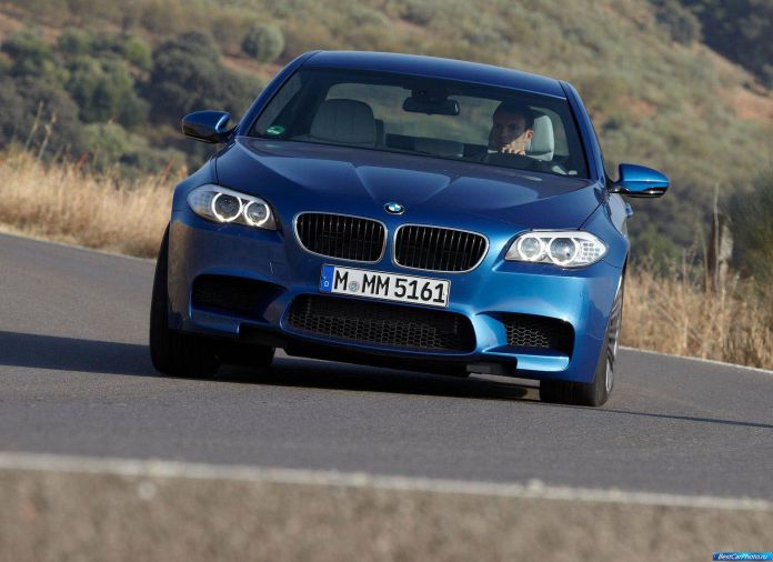 2012 BMW 5-series M Sedan - фотография 247 из 254 2012 BMW 5-series M Sedan - фотография 247 из 254
