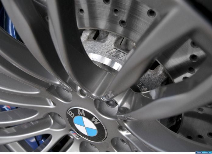 2012 BMW 5-series M Sedan - фотография 249 из 254 2012 BMW 5-series M Sedan - фотография 249 из 254