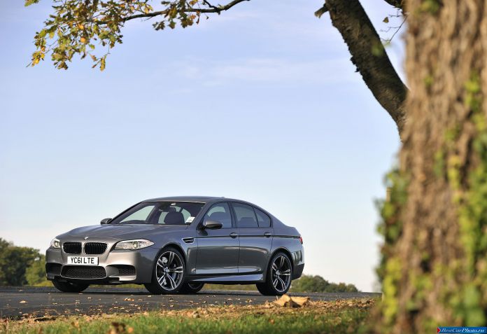 2012 BMW 5-series M Sedan UK Version - фотография 5 из 24