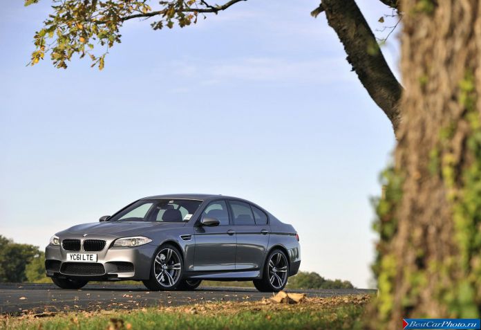 2012 BMW 5-series M Sedan UK Version - фотография 7 из 24