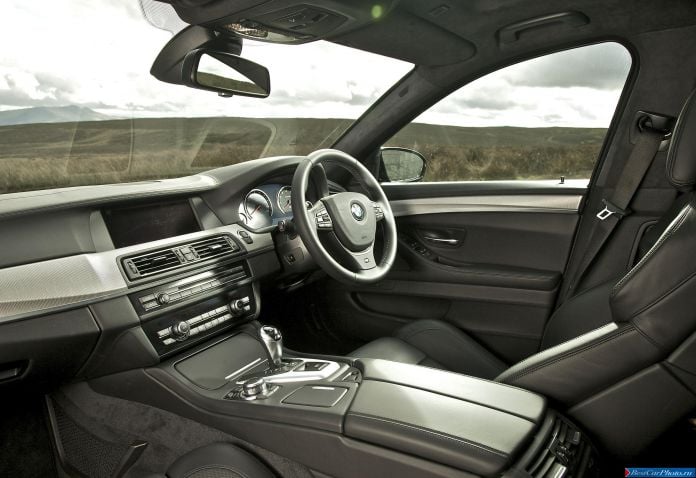 2012 BMW 5-series M Sedan UK Version - фотография 9 из 24
