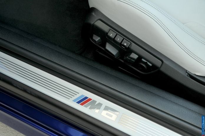 2012 BMW 6-series M Convertible - фотография 84 из 104 2012 BMW 6-series M Convertible - фотография 84 из 104