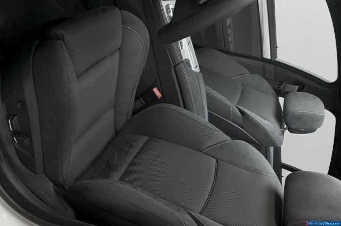 2012 BMW M550d xDrive Touring - фотография 9 из 18 2012 BMW M550d xDrive Touring - фотография 9 из 18