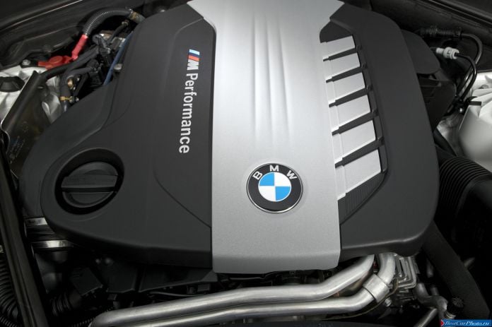 2012 BMW M550d xDrive Touring - фотография 12 из 18 2012 BMW M550d xDrive Touring - фотография 12 из 18